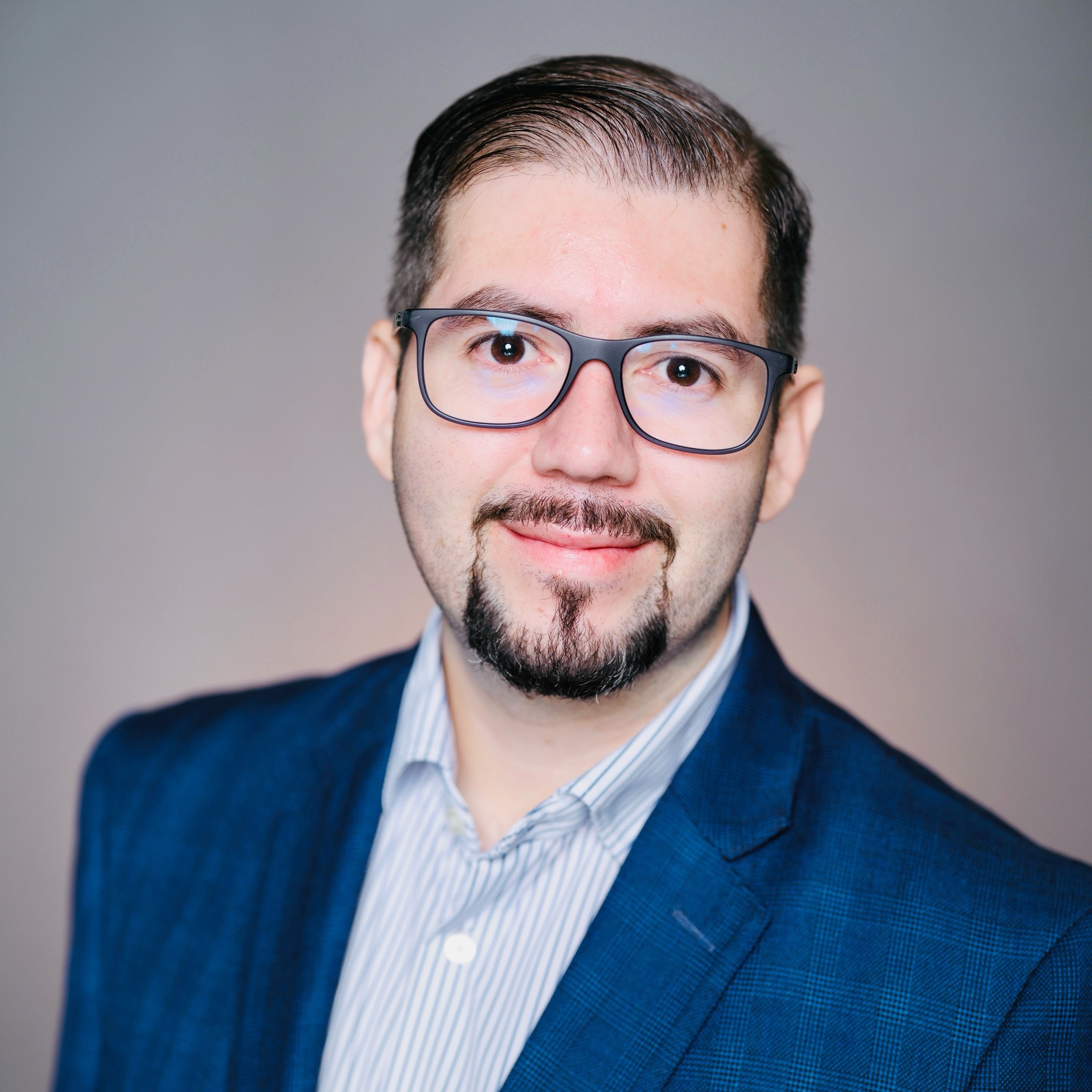 Retrato de Jorge Baca, Fundador y CEO de Innovando LLC